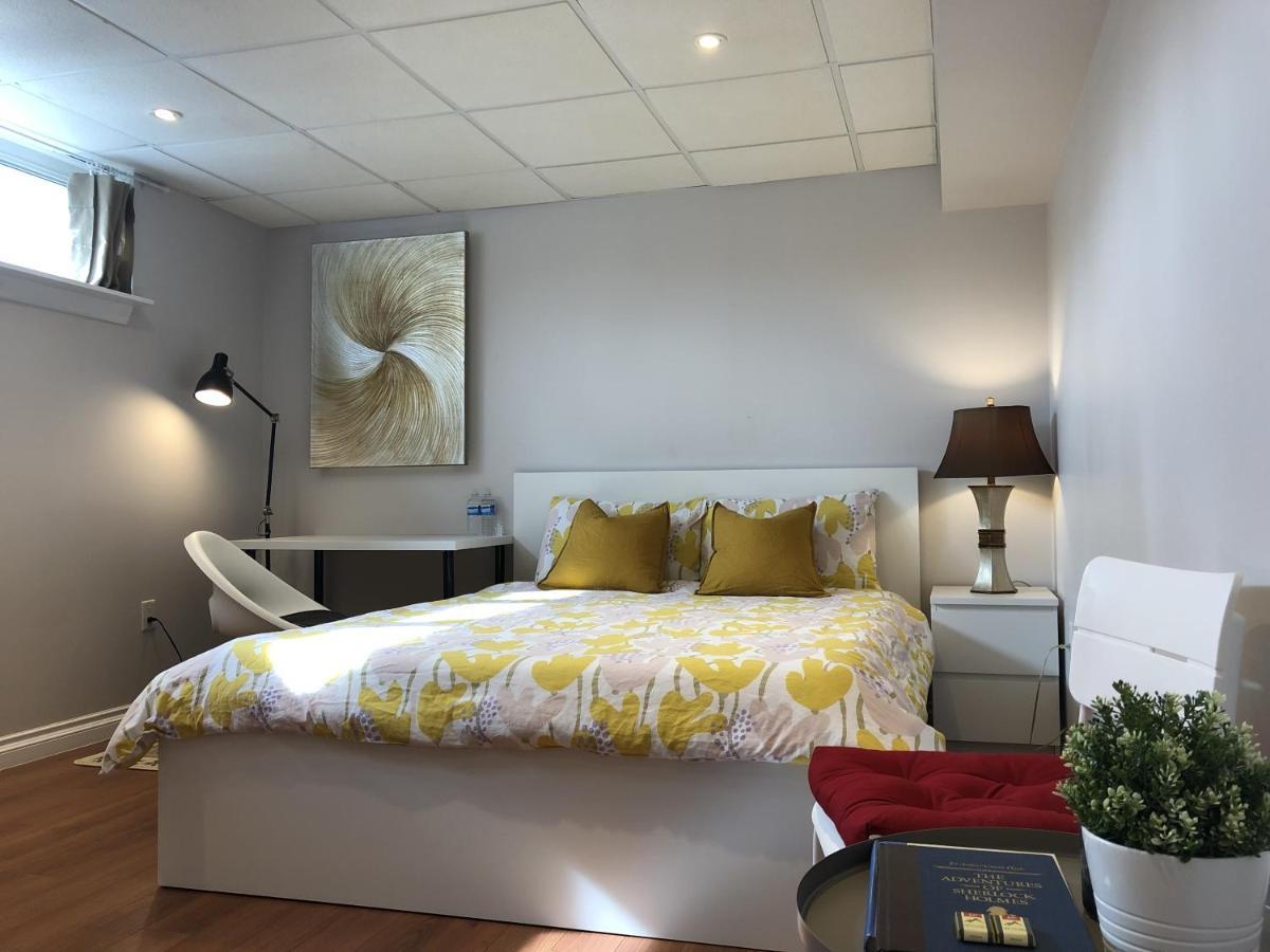 Peaceful Cosy Room With Garden View, Private Parking Toronto Exteriör bild