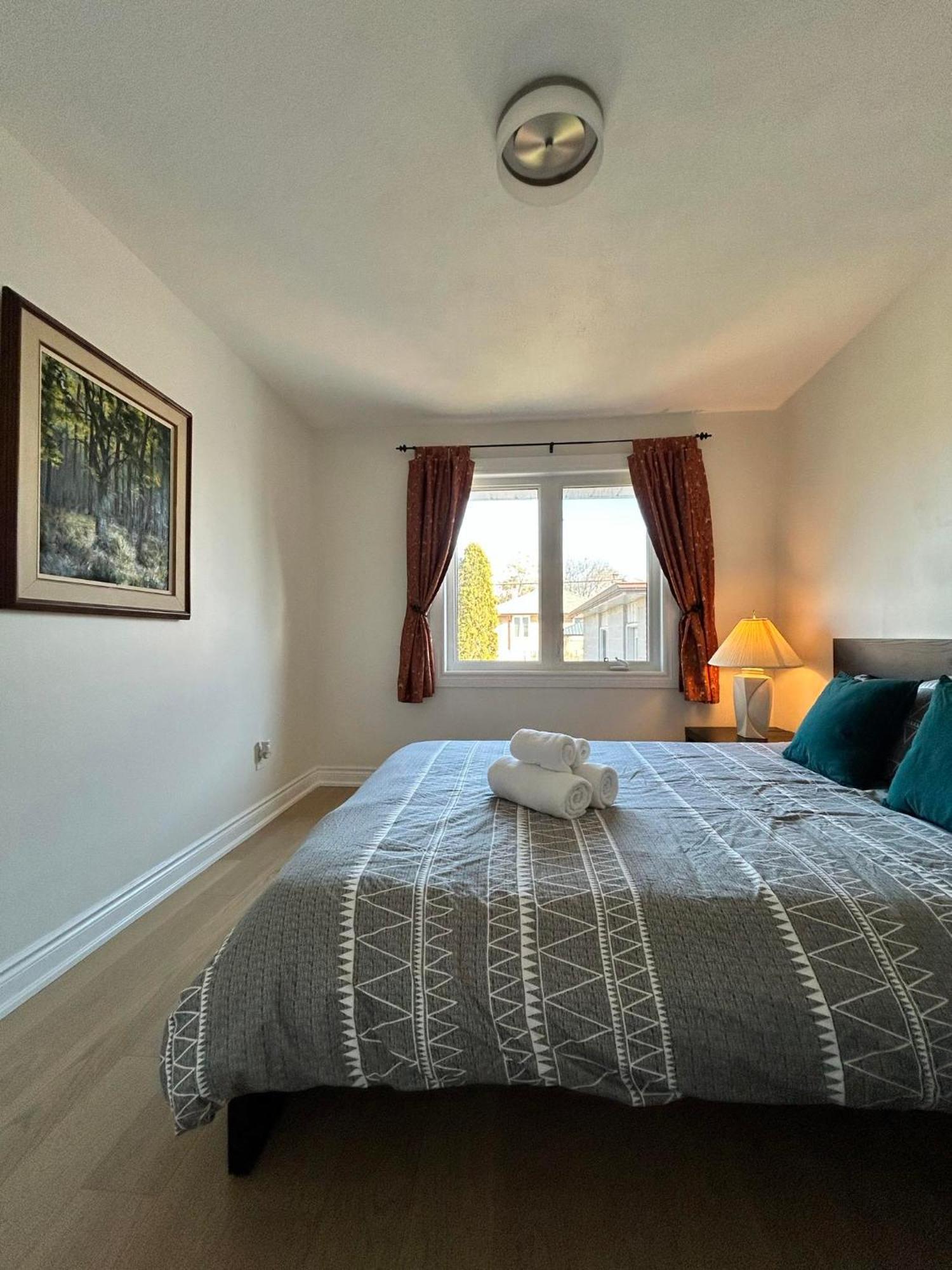 Peaceful Cosy Room With Garden View, Private Parking Toronto Exteriör bild