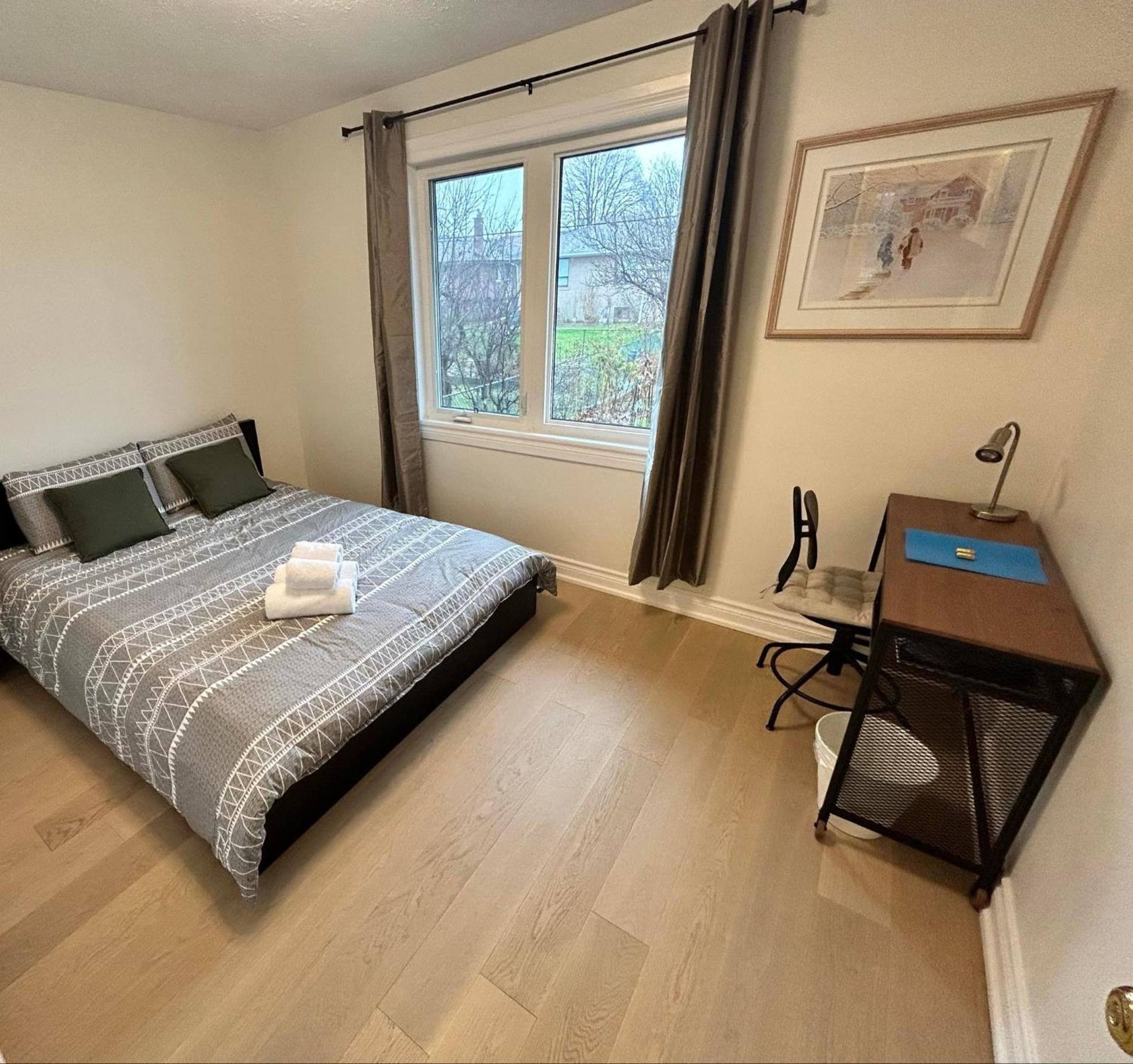 Peaceful Cosy Room With Garden View, Private Parking Toronto Exteriör bild